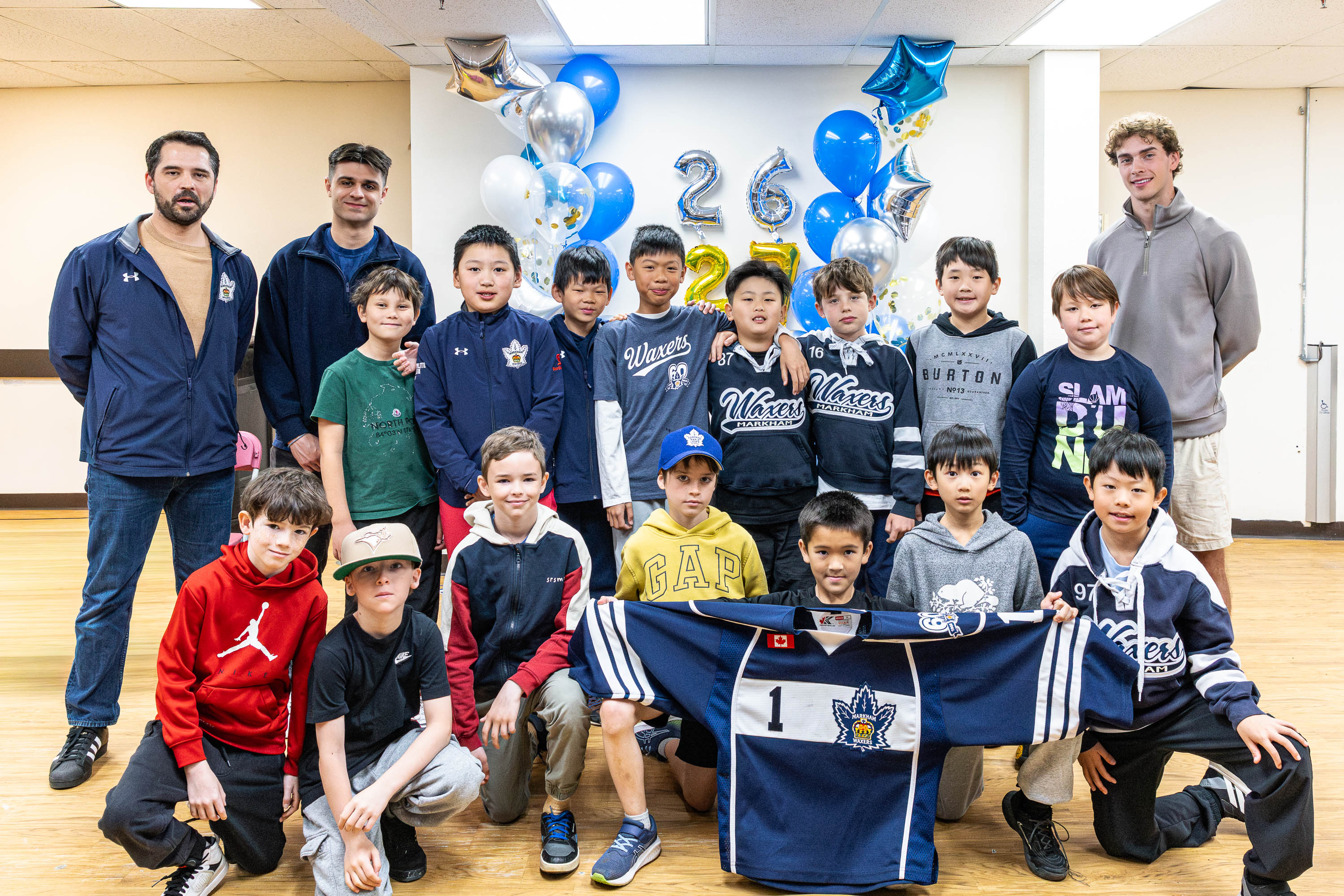 Markham Waxers U11 AA signing ceremony team photo
